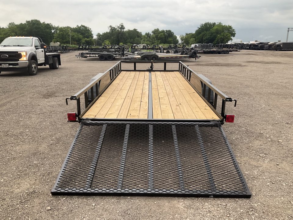 New 2026 Commander 83"x18' Tandem Axle Utility