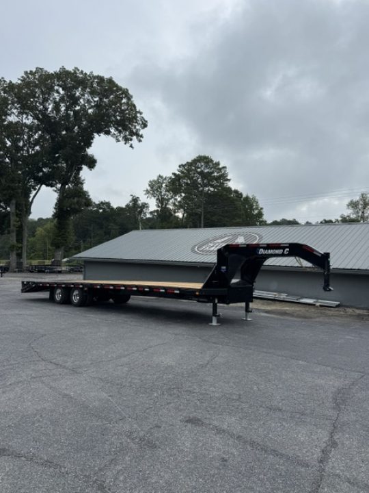 New 2027 DiamondC, 35' Gooseneck, Max Ramps, 25.9 GVWR FMAX212 MR
