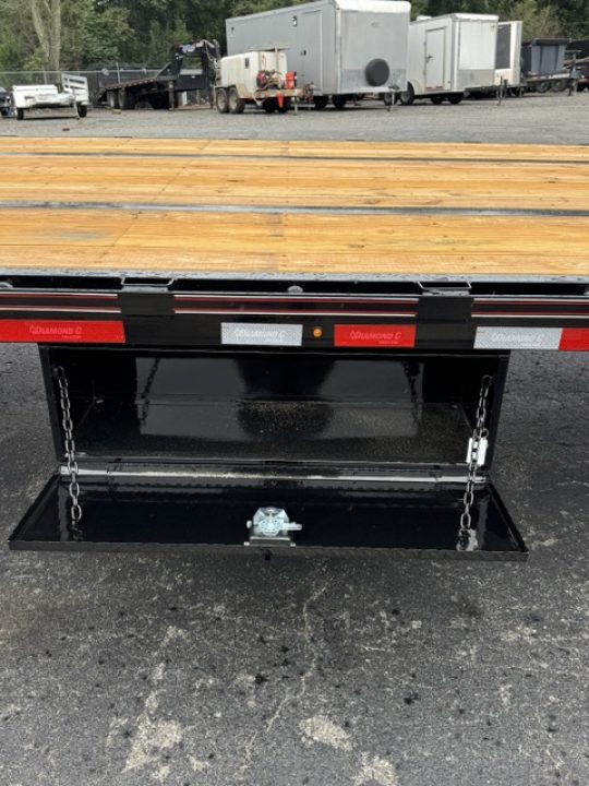 New 2027 DiamondC, 35' Gooseneck, Max Ramps, 25.9 GVWR FMAX212 MR