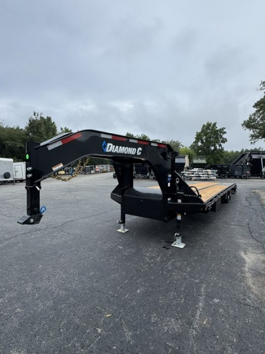 New 2027 DiamondC, 35' Gooseneck, Max Ramps, 25.9 GVWR FMAX212 MR