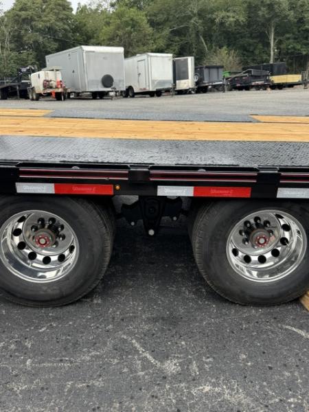 New 2027 DiamondC, 35' Gooseneck, Max Ramps, 25.9 GVWR FMAX212 MR