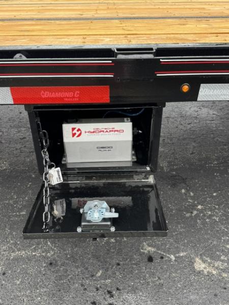 New 2027 DiamondC, 35' Gooseneck, Max Ramps, 25.9 GVWR FMAX212 MR