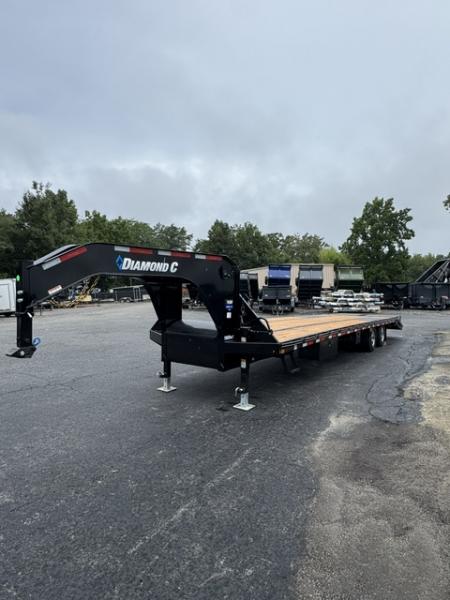 New 2027 DiamondC, 35' Gooseneck, Max Ramps, 25.9 GVWR FMAX212 MR