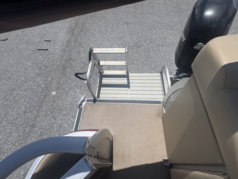 Used 2007 Bennington 22 QXI Pontoon Boat
