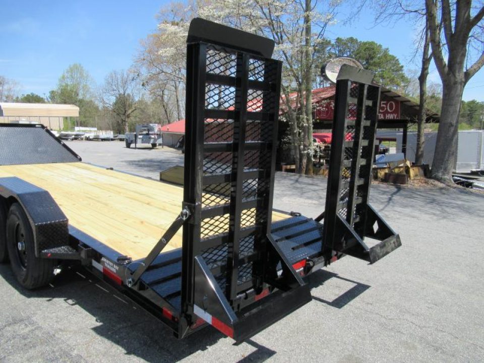 New 2027 Diamond C 82x22' Equipment, Low Profile, 2' Dove w/Ramps LPX207