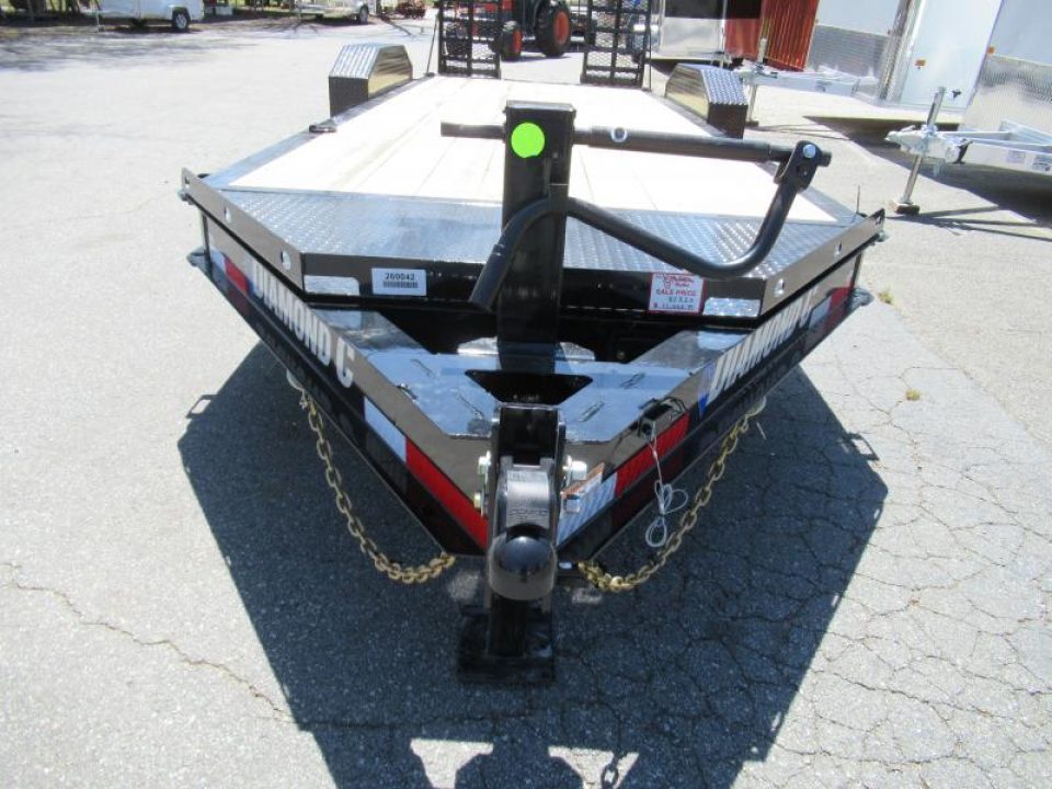 New 2027 Diamond C 82x22' Equipment, Low Profile, 2' Dove w/Ramps LPX207
