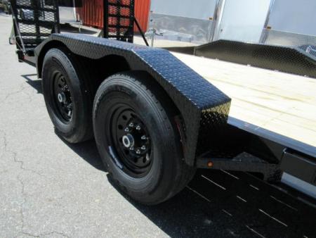 New 2027 Diamond C 82x22' Equipment, Low Profile, 2' Dove w/Ramps LPX207