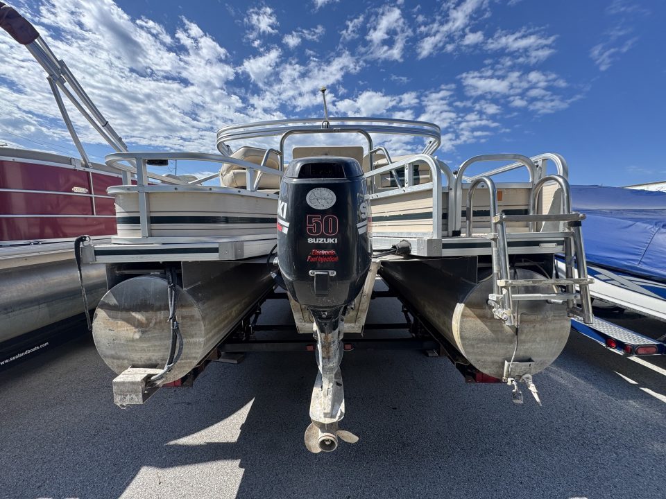 Used 2008 Weeres 18' Pontoon Boat