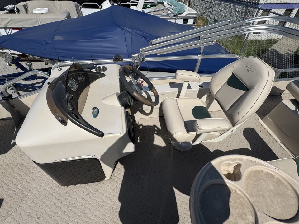 Used 2008 Weeres 18' Pontoon Boat
