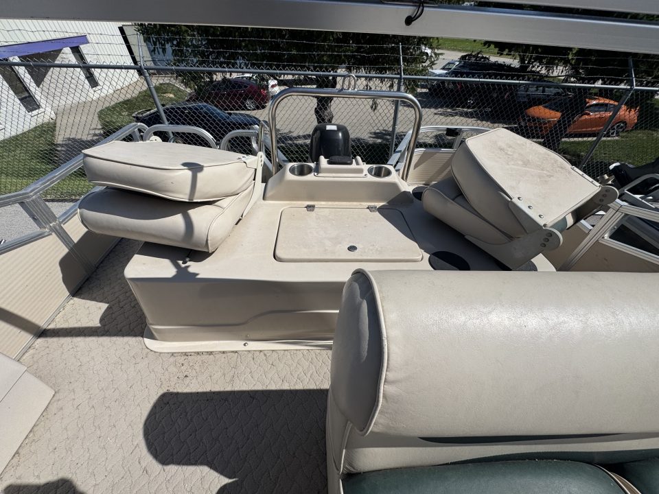 Used 2008 Weeres 18' Pontoon Boat