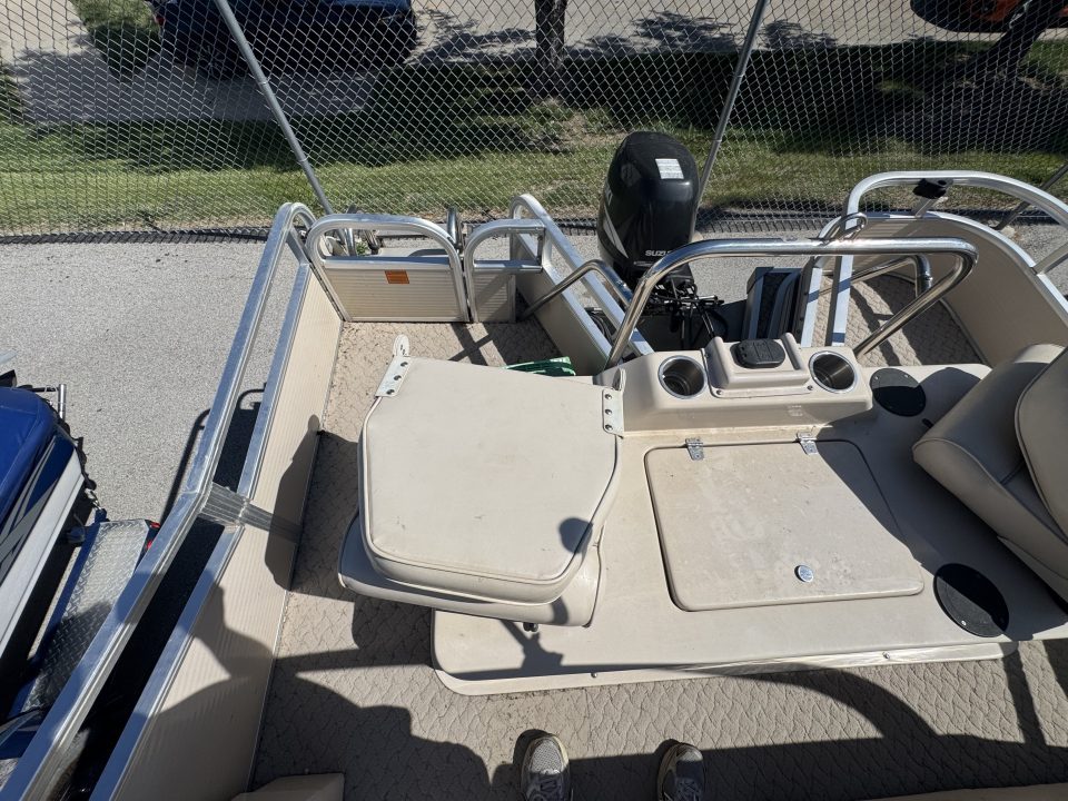 Used 2008 Weeres 18' Pontoon Boat