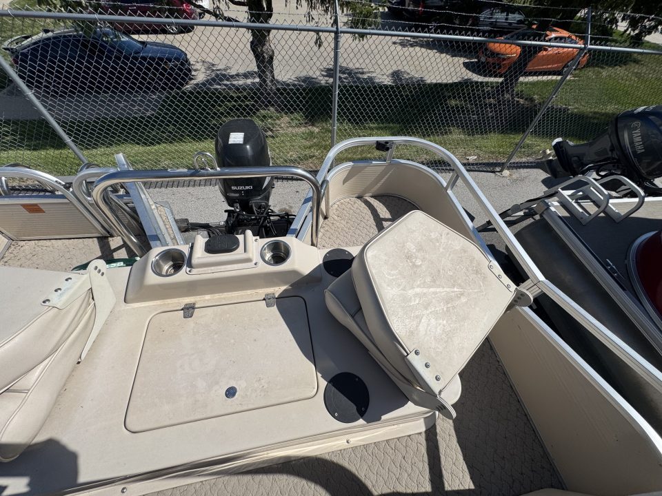 Used 2008 Weeres 18' Pontoon Boat