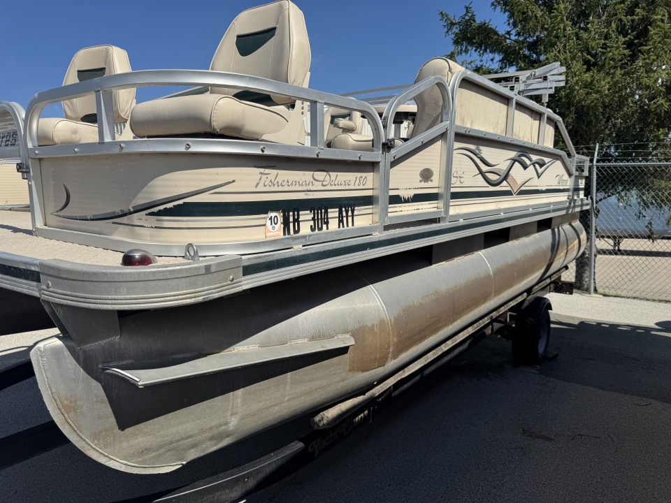 Used 2008 Weeres 18' Pontoon Boat