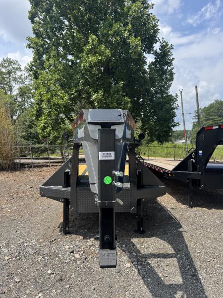 New 2027 Diamond C 32' Gooseneck, Hydr Dove & Jacks, 25.9 GVWR FMAX212HDT