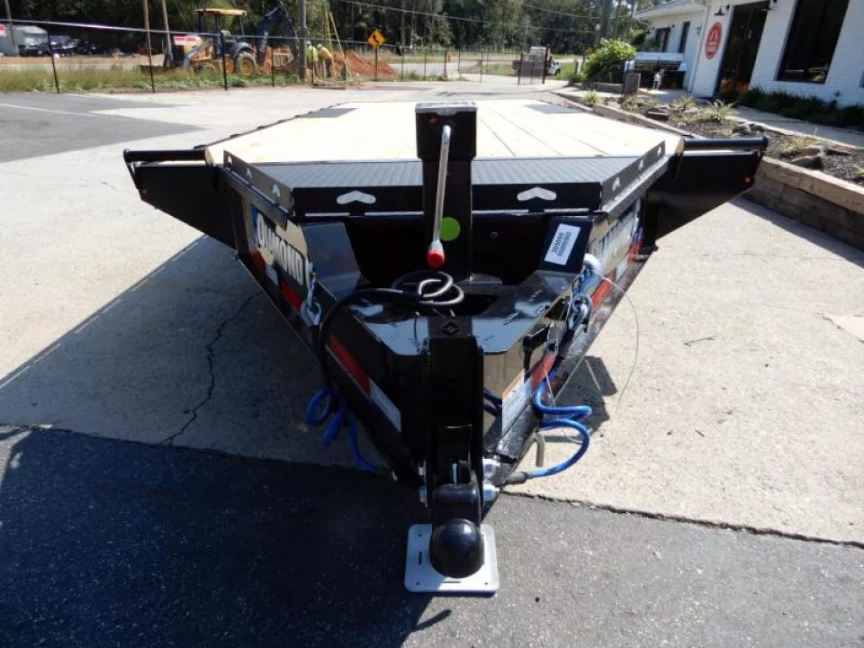 New 2026 Diamond C 8.5x20' Equipment, Slide-in Ramps DEC207
