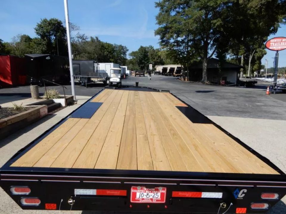 New 2026 Diamond C 8.5x20' Equipment, Slide-in Ramps DEC207