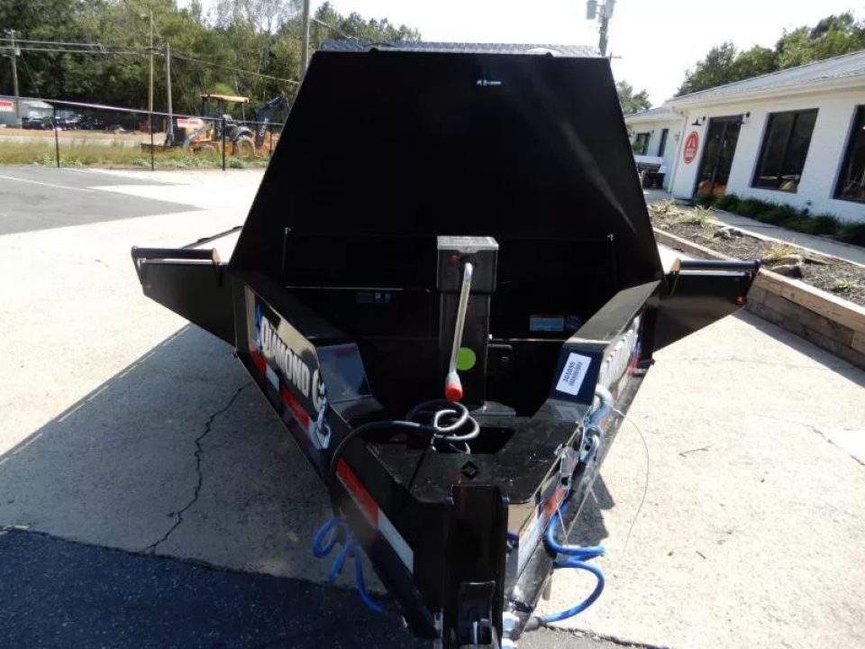 New 2026 Diamond C 8.5x20' Equipment, Slide-in Ramps DEC207