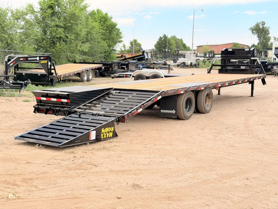 New 2027 Diamond T 8.5-32 Tandem Dual Gooseneck Deckover Equipment Hauler W/ MAXX ramps and HDSS 24K GVWR