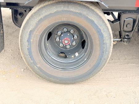 New 2027 Diamond T 8.5-32 Tandem Dual Gooseneck Deckover Equipment Hauler W/ MAXX ramps and HDSS 24K GVWR
