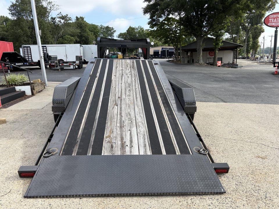 Used 2023 Diamond C Trailers HDT210L22X82 Equipment Trailer