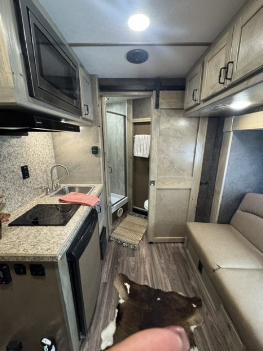 New 2027 Shadow Pro Series 4H 9' LQ with Slide Horse Trailer Horse Trailer