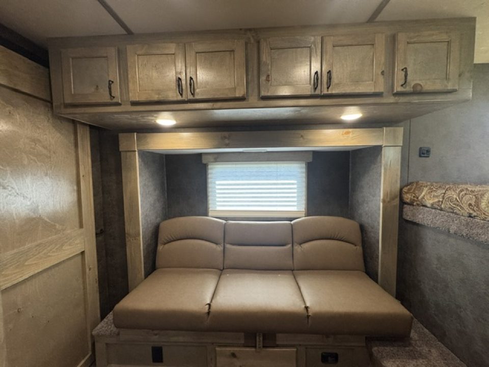 New 2027 Shadow Pro Series 4H 9' LQ with Slide Horse Trailer Horse Trailer