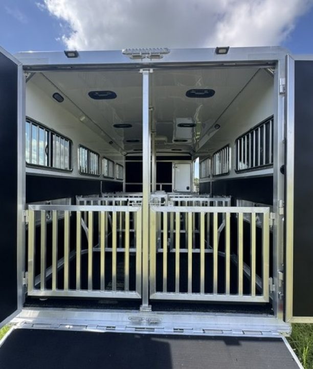 New 2027 Shadow Supreme 8 Pen 10.5 LQ w/ Mid Tack Stock / Stock Combo Trailer