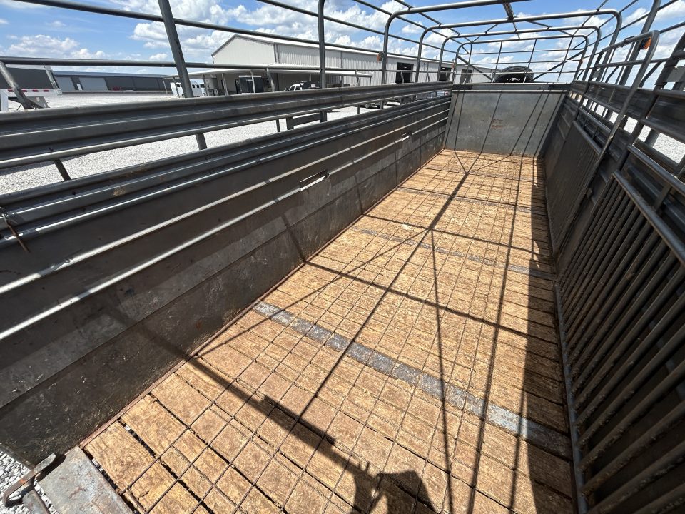 Used 2007 W-W Roustabout 99477 Livestock/Show Cattle
