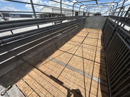 Used 2007 W-W Roustabout 99477 Livestock/Show Cattle