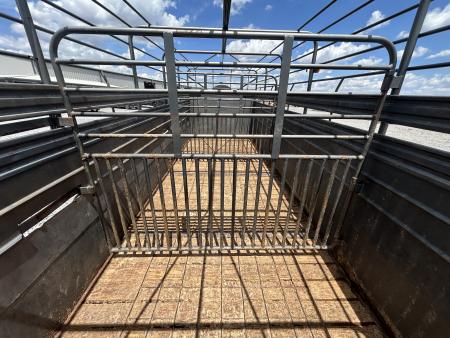 Used 2007 W-W Roustabout 99477 Livestock/Show Cattle