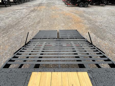 New 2026 MAXXD Gooseneck Flatbed Trailer | 102" x 28' 30K GVWR HYD JACKS