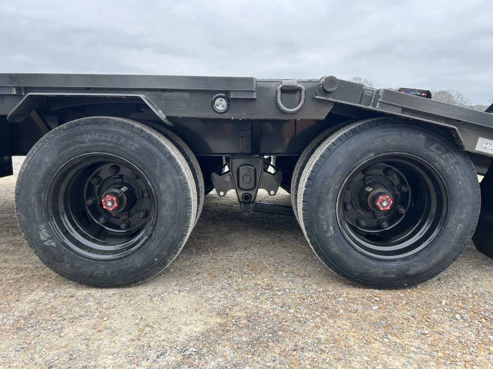 New 2026 MAXXD Gooseneck Trailer | 32' x 102' 30K GVWR