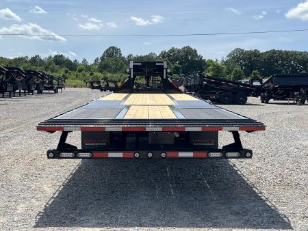 New 2027 MAXXD 102"X32' 30K Hydraulic Dovetail Gooseneck Trailer