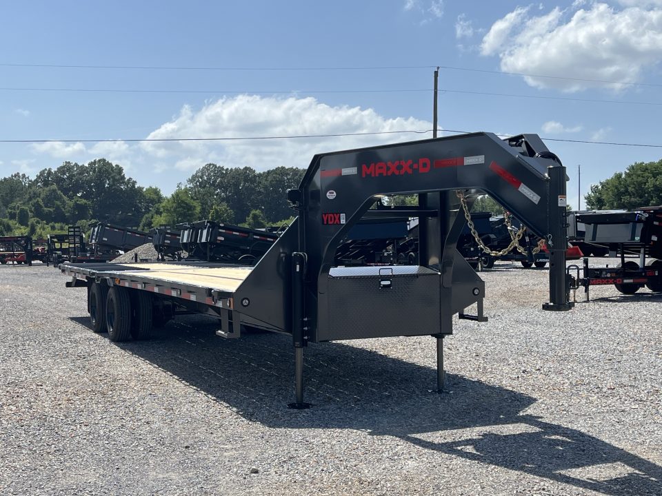 New 2027 MAXXD 102"X32' 30K Hydraulic Dovetail Gooseneck Trailer