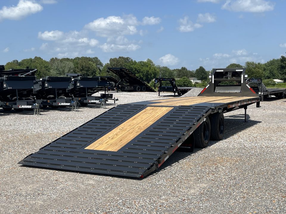 New 2027 MAXXD 102"X32' 30K Hydraulic Dovetail Gooseneck Trailer