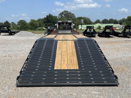 New 2027 MAXXD 102"X32' 30K Hydraulic Dovetail Gooseneck Trailer