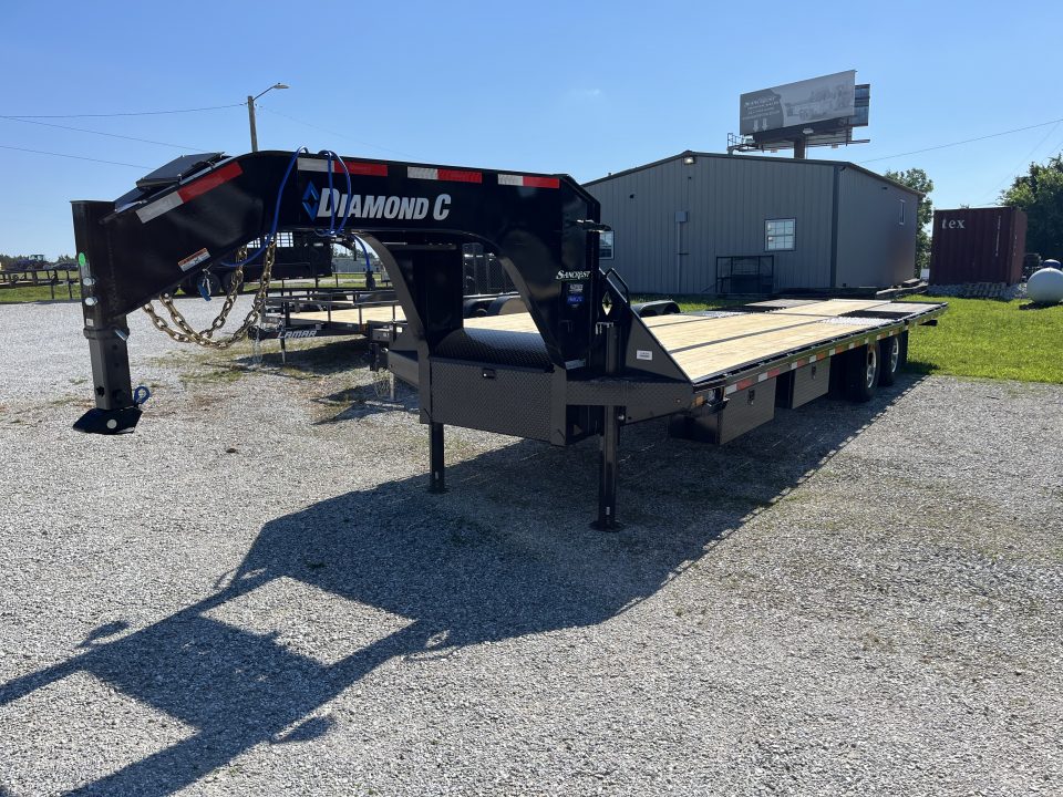 New 2026 Diamond C 25.9K 102x32 FMAX212 TANDEM DUAL GN PACESETTER HYDROTAIL W/ BLACKWOOD RUNNERS/ HYDRO JACKS
