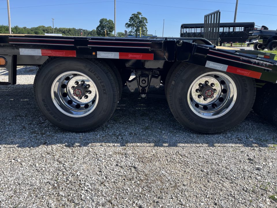 New 2026 Diamond C 25.9K 102x32 FMAX212 TANDEM DUAL GN PACESETTER HYDROTAIL W/ BLACKWOOD RUNNERS/ HYDRO JACKS