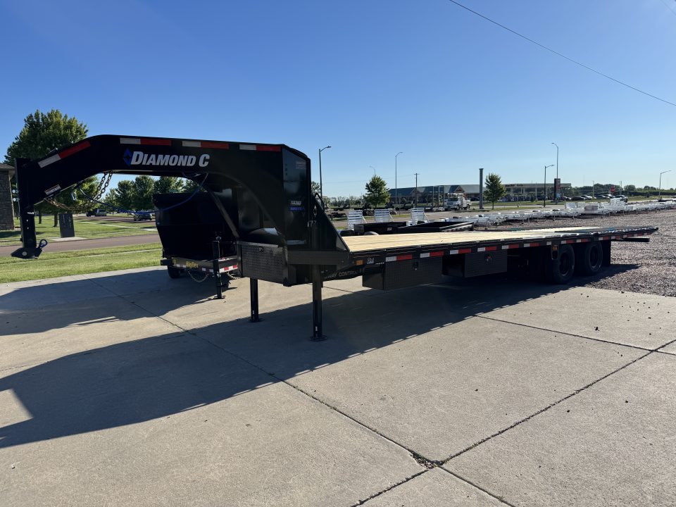 New 2026 Diamond C Trailers 32' FMAX212 Flatbed Trailer