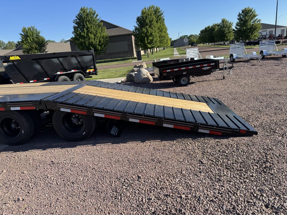 New 2026 Diamond C Trailers 32' FMAX212 Flatbed Trailer