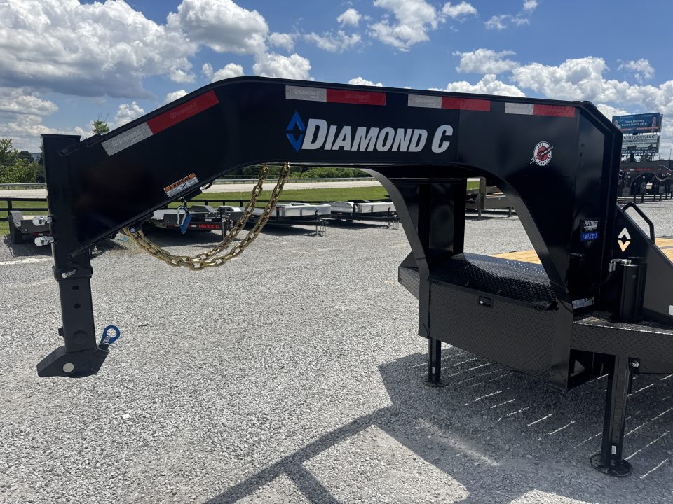 New 2026 Diamond C FMAX 212 HDT 32' Hydraulic Dovetail Equipment Trailer