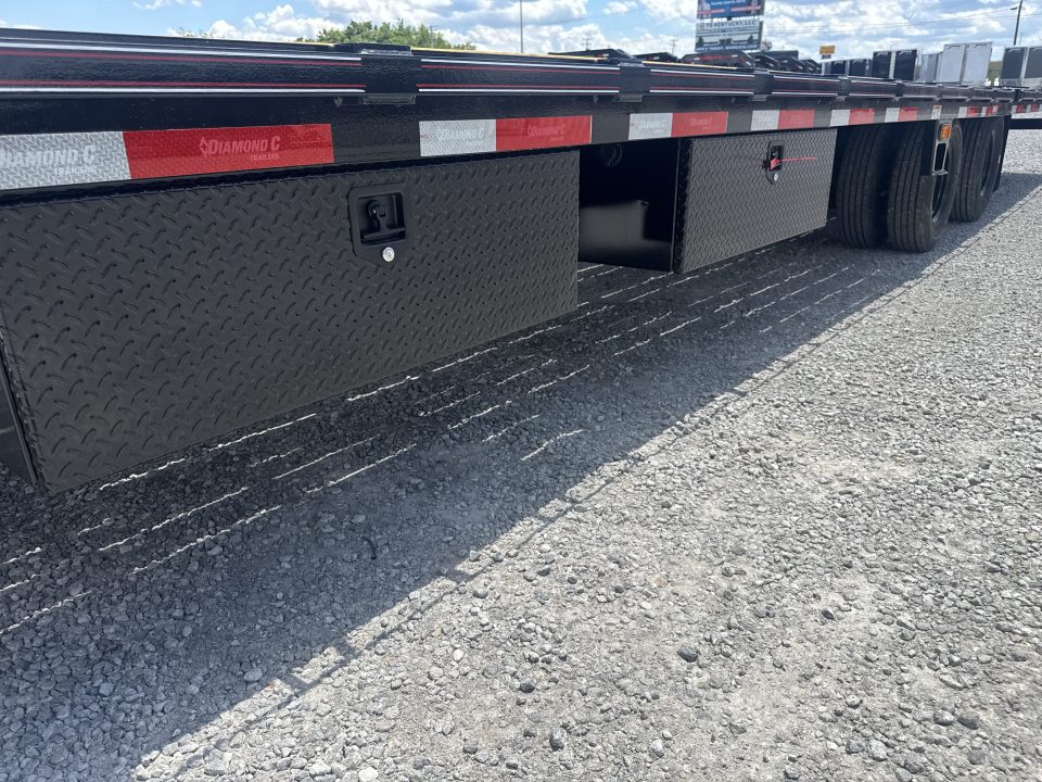 New 2026 Diamond C FMAX 212 HDT 32' Hydraulic Dovetail Equipment Trailer