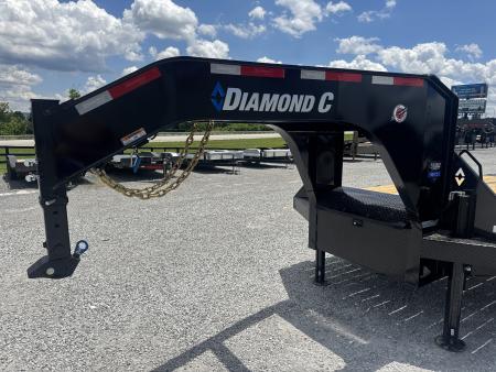 New 2026 Diamond C FMAX 212 HDT 32' Hydraulic Dovetail Equipment Trailer