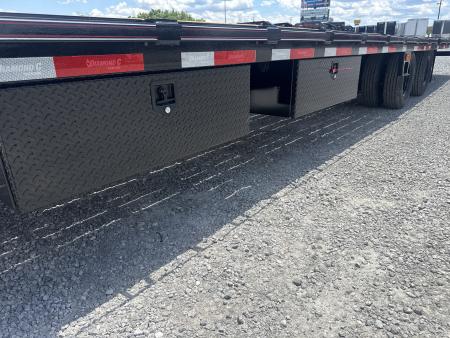 New 2026 Diamond C FMAX 212 HDT 32' Hydraulic Dovetail Equipment Trailer