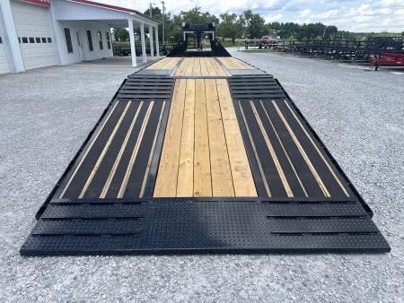 New 2026 Diamond C FMAX 212 HDT 32' Hydraulic Dovetail Equipment Trailer