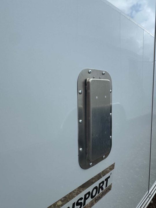 New 2026 Haulmark 8.5X24 ENCLOSED TRAILER Cargo / Enclosed Trailer SCREWLESS .080 EXTERIOR & REAR WING
