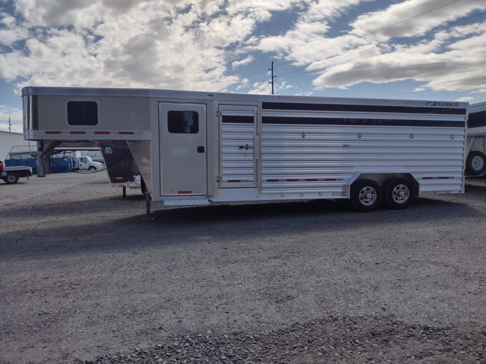 New 2027 Featherlite 8413 Combo 25'