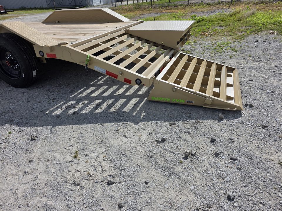 New 2026 Load Trail 102" x 22' MAX RAMPS 16k tandem Axle Carhauler EQUIPMENT TRAILER 102X22 HYDRAULIC JACKS Car Hauler