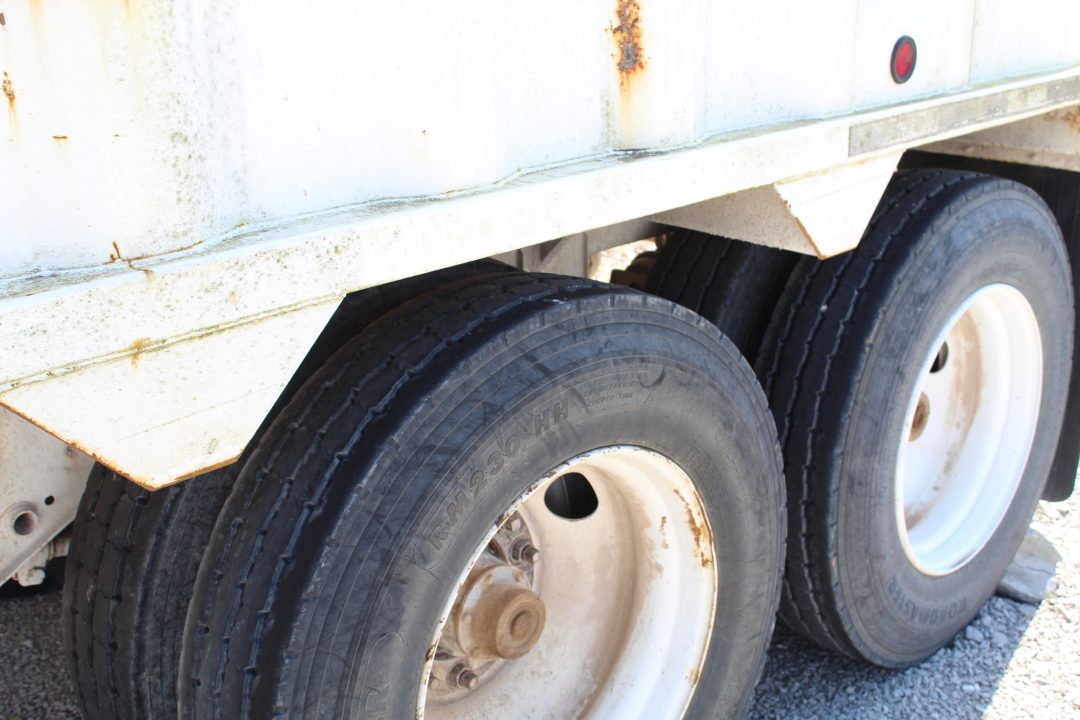 Used 1985 Construction Trailer Specialists HOPPER BOTTOM Equipment Trailer