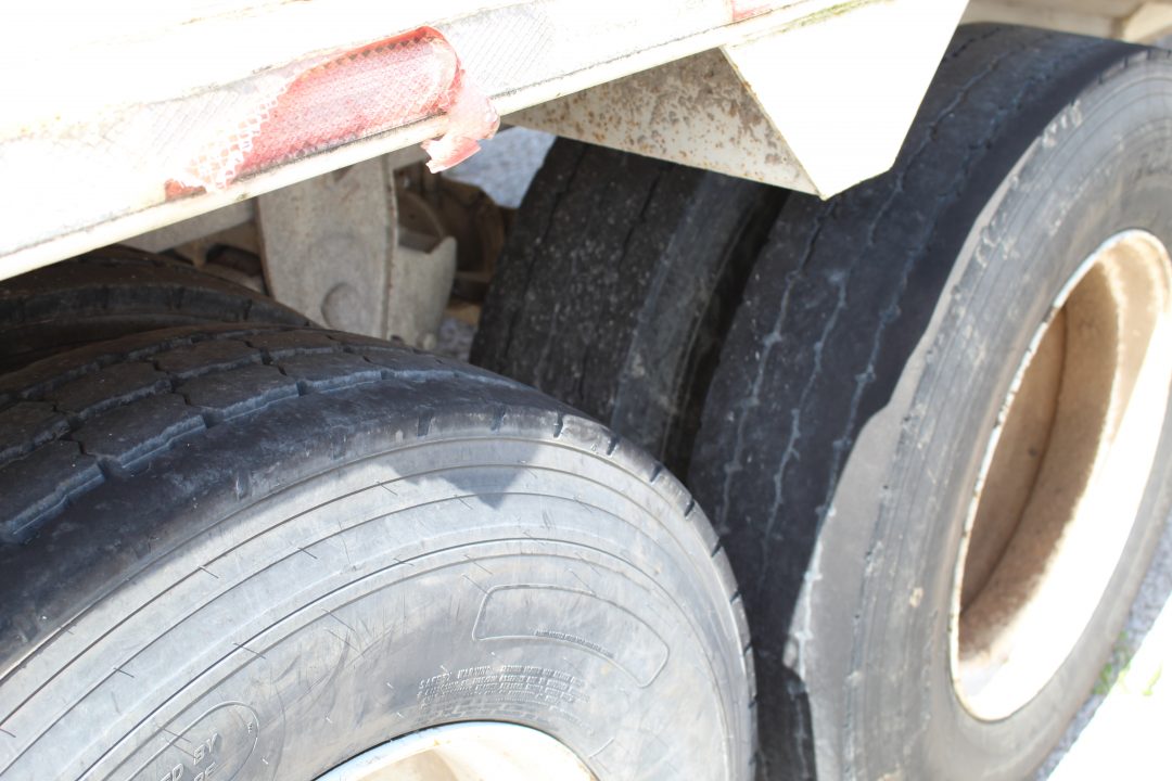 Used 1985 Construction Trailer Specialists HOPPER BOTTOM Equipment Trailer